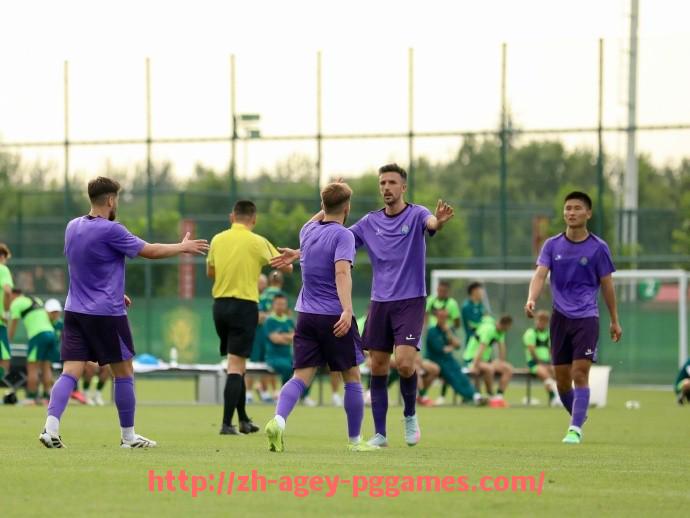 pg电子在线下载-英超球员表情包流行背后的文化解读与影响